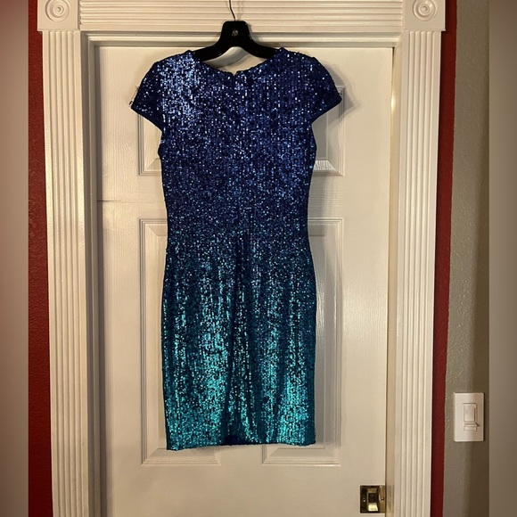 Dress the Population- NWOT Brooks Sequin T-Shirt Dress. Size XS - Picture 3 of 5